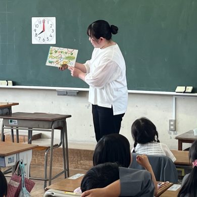 1.瀬上小読み聞かせ③01